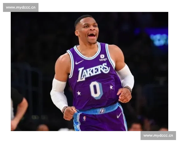 NBA最新版：全新赛季展望与热门球员动态分析